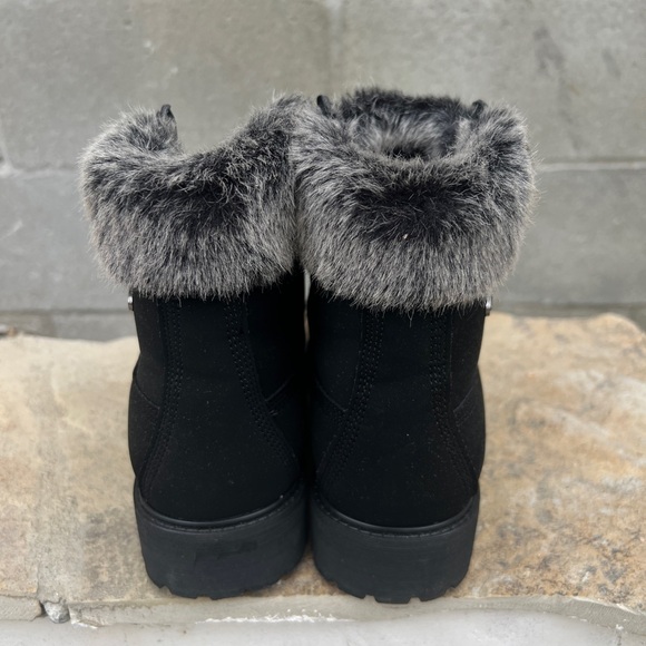 Lugz black fur trimmed boots size 6.5 - Picture 3 of 4